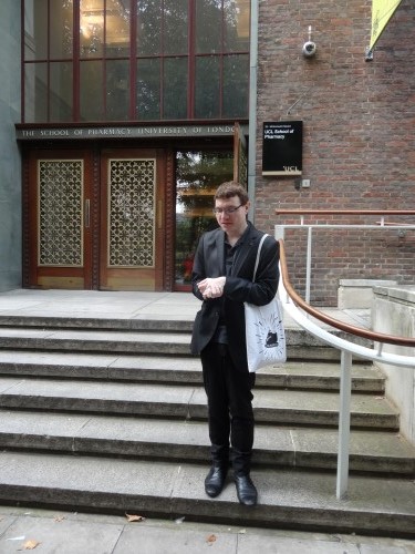 Yannick in front of the School of Pharmacy