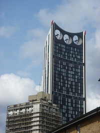 Strata SE1